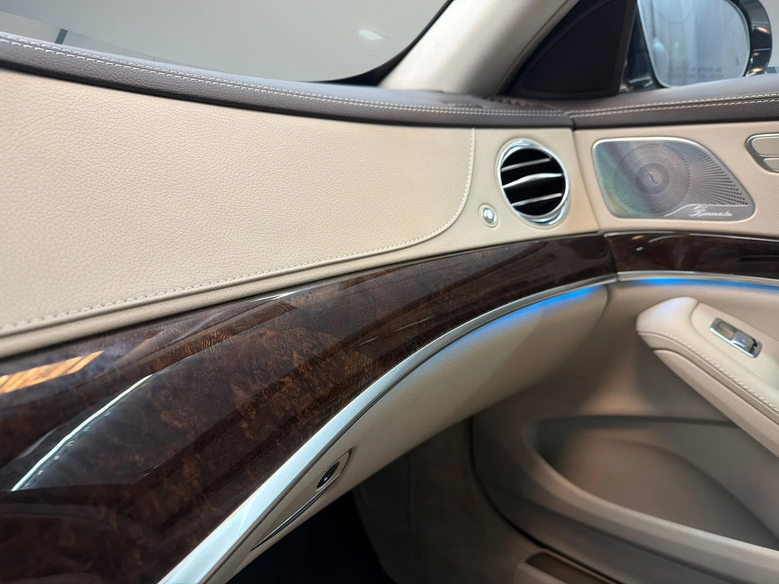 Used 2018 White Mercedes-Benz S 450 image 17