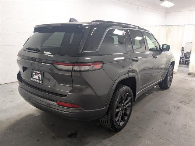 New 2026 Baltic Gray Metallic Clear-Coat Exterior Paint Jeep Limited image 4