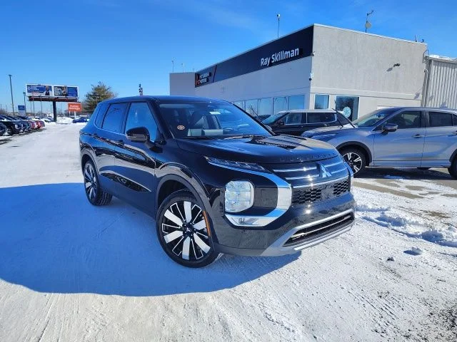2026 Mitsubishi Outlander SE S-AWC's photo
