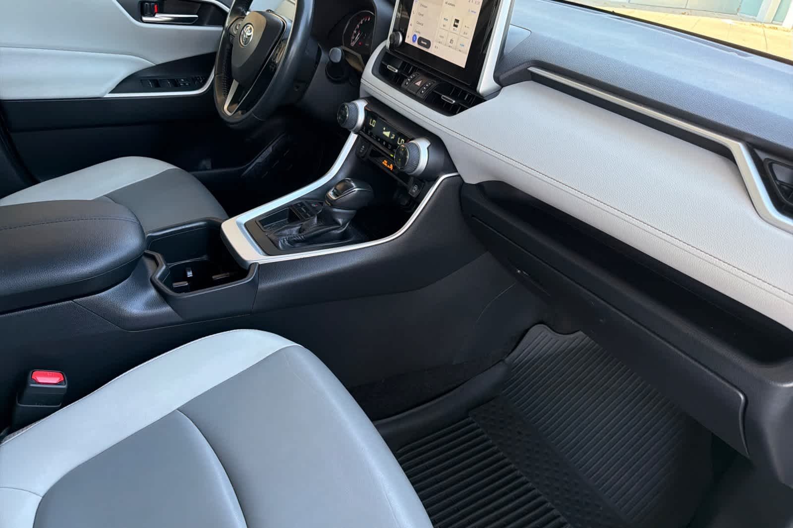 Used 2023 Silver Sky Metallic Toyota XLE Premium image 17