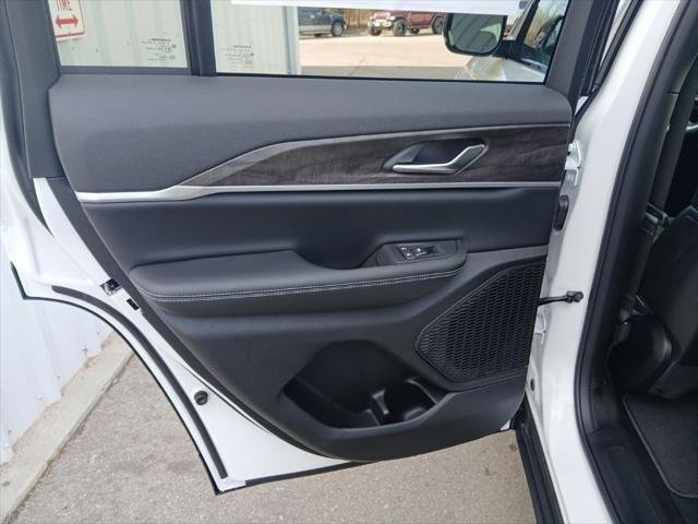 2026 Jeep Grand Cherokee Laredo - Photo 30