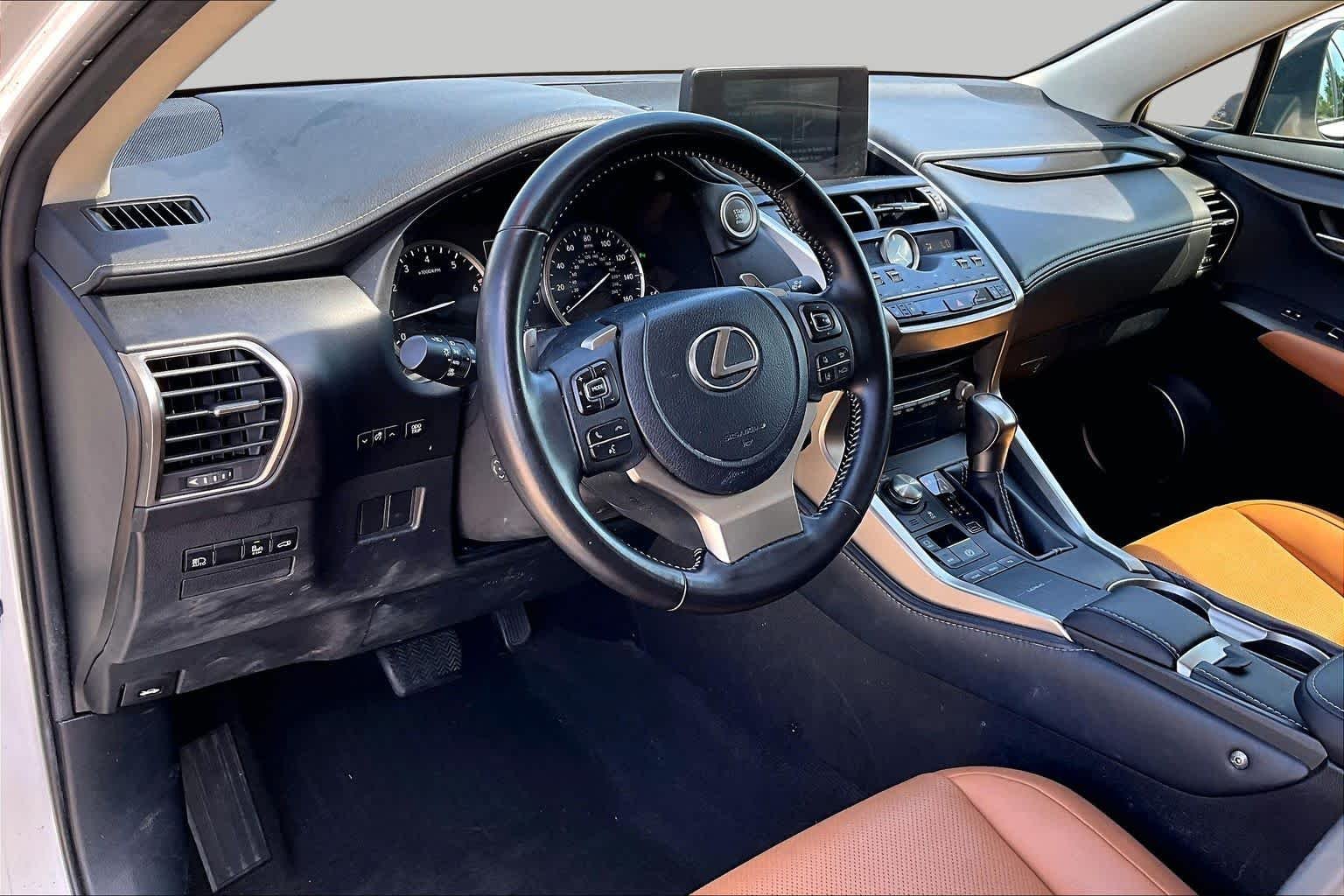 Used 2021 Eminent White Pearl Lexus  image 18
