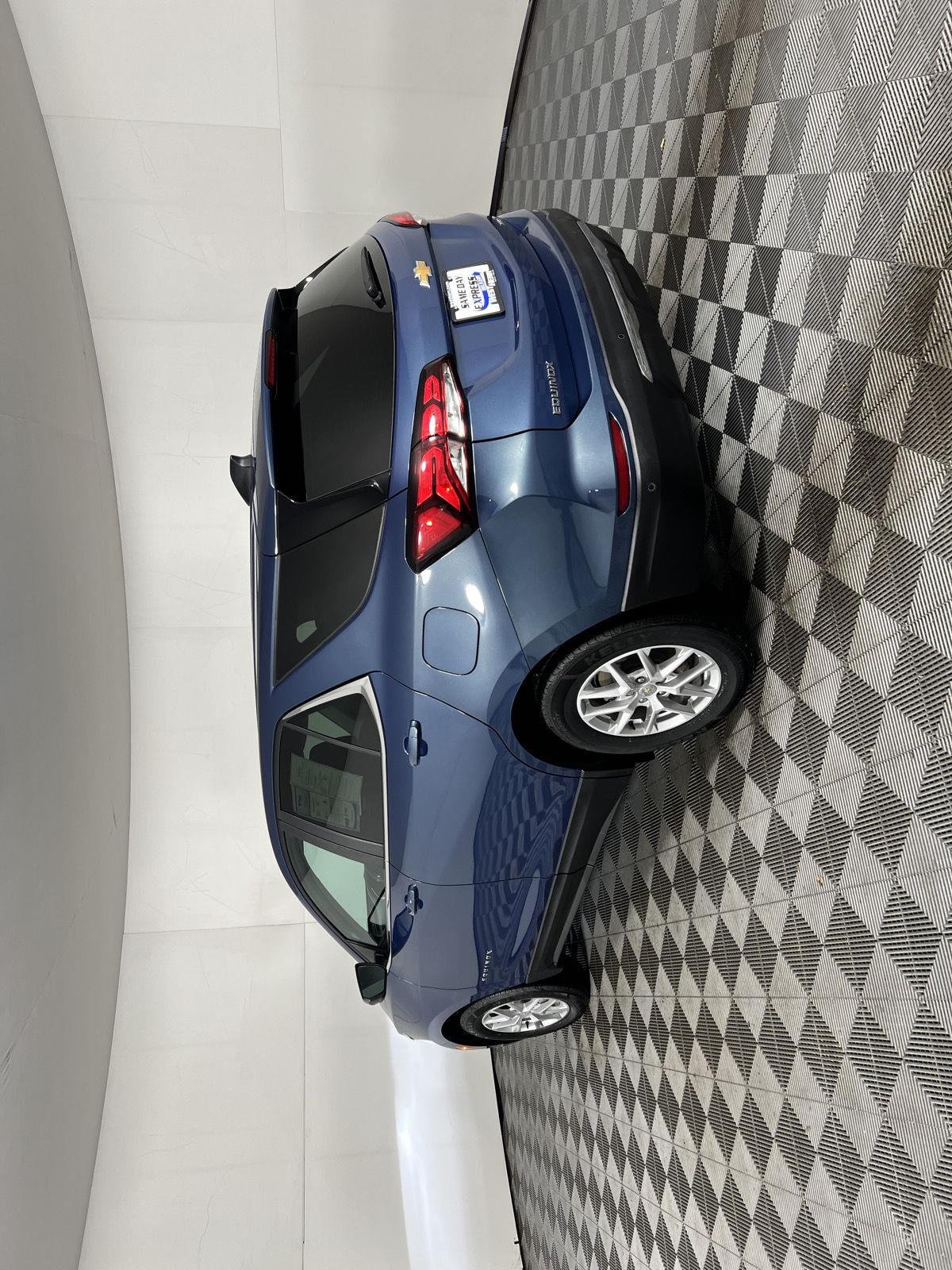 Used 2024 Lakeshore Blue Metallic Chevrolet LT image 5