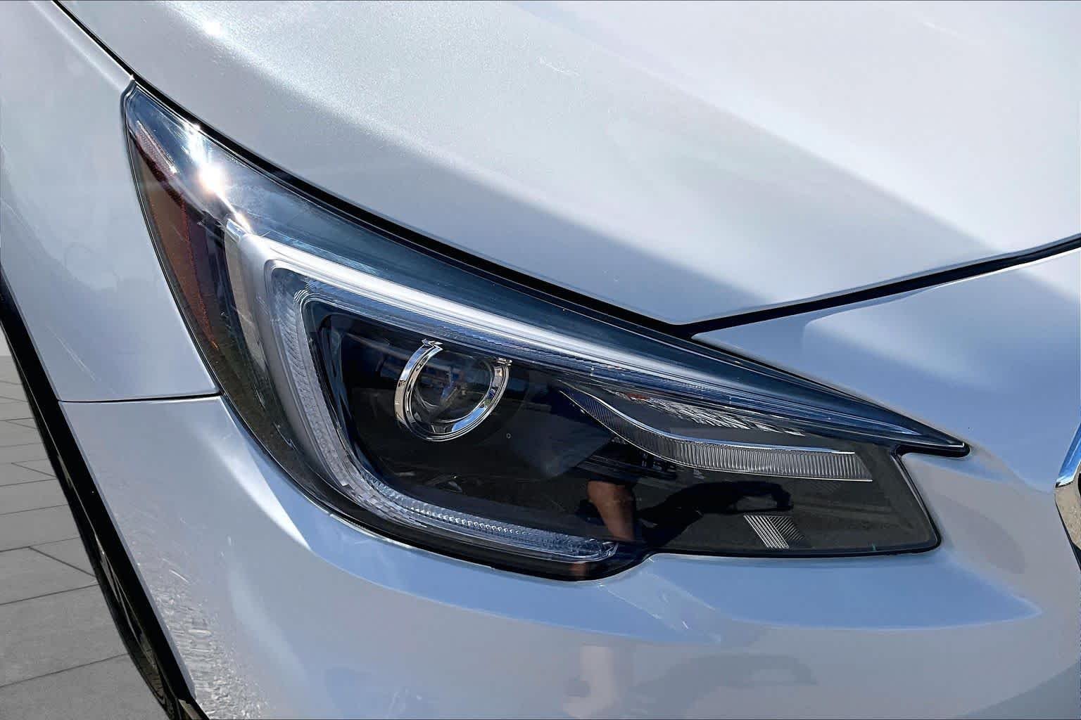 Used 2019 Crystal White Pearl Subaru Limited image 27