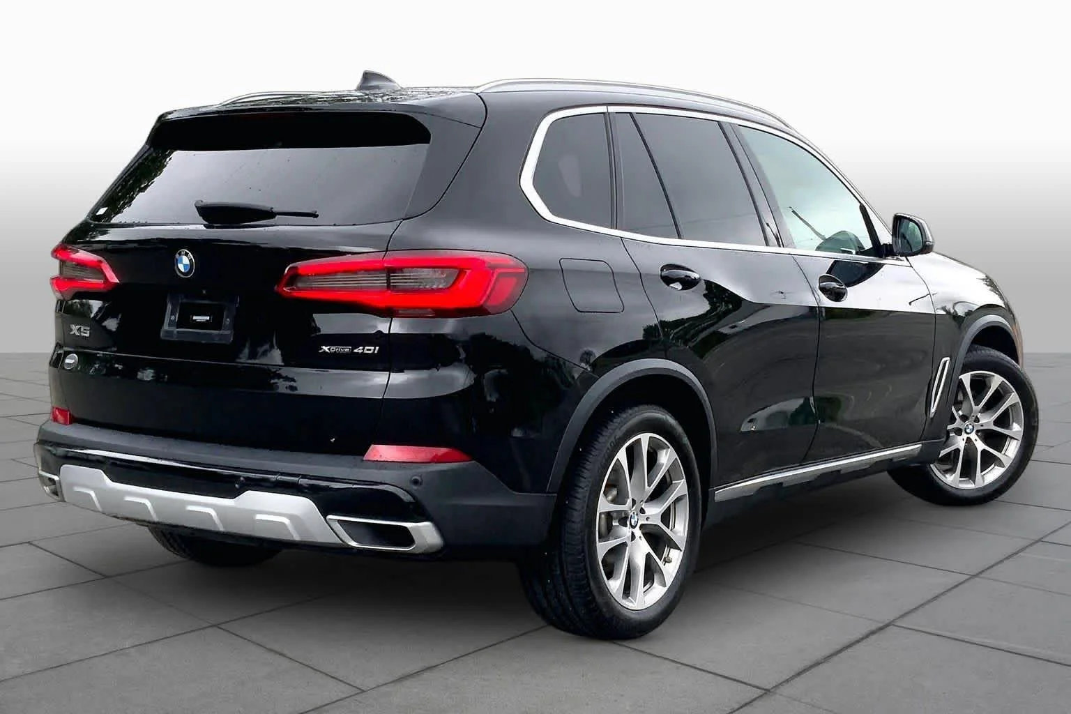 Certified Used 2019 Jet Black BMW xDrive40i image 26