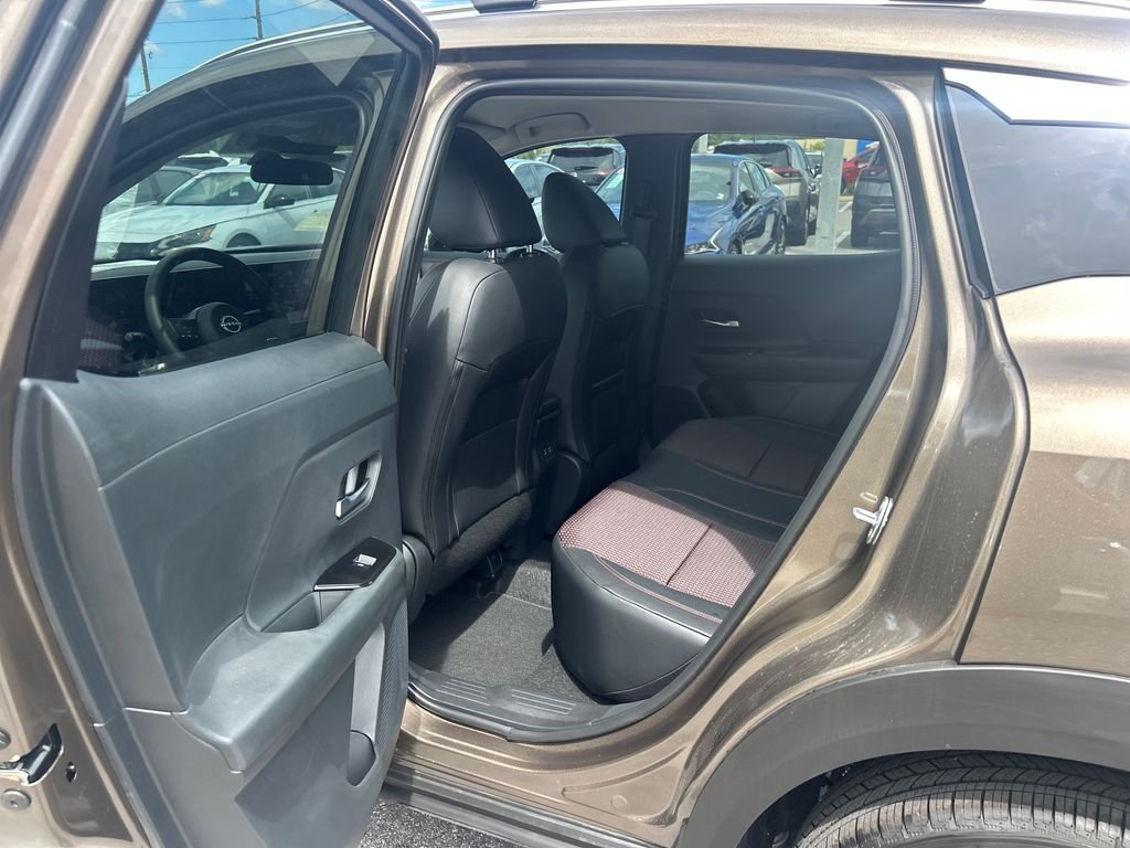 New 2026 Nissan Kicks SR 4D Sport Utility