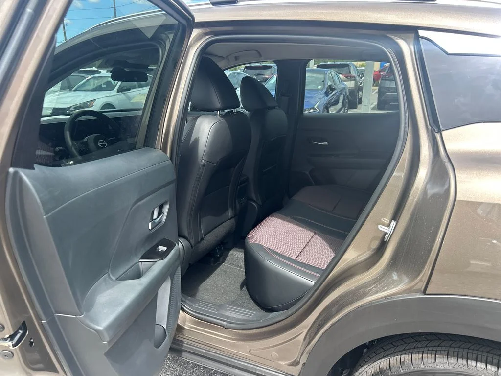 2026 Nissan KICKS SR - Photo 17