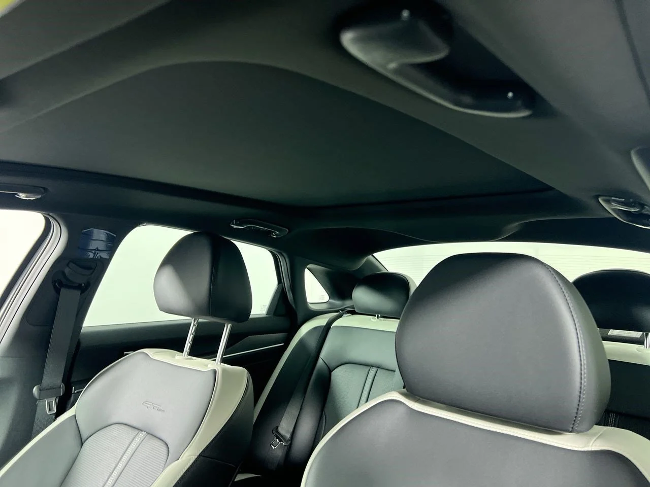 New 2026 Aurora Black Pearl Kia GT-Line FWD image 18