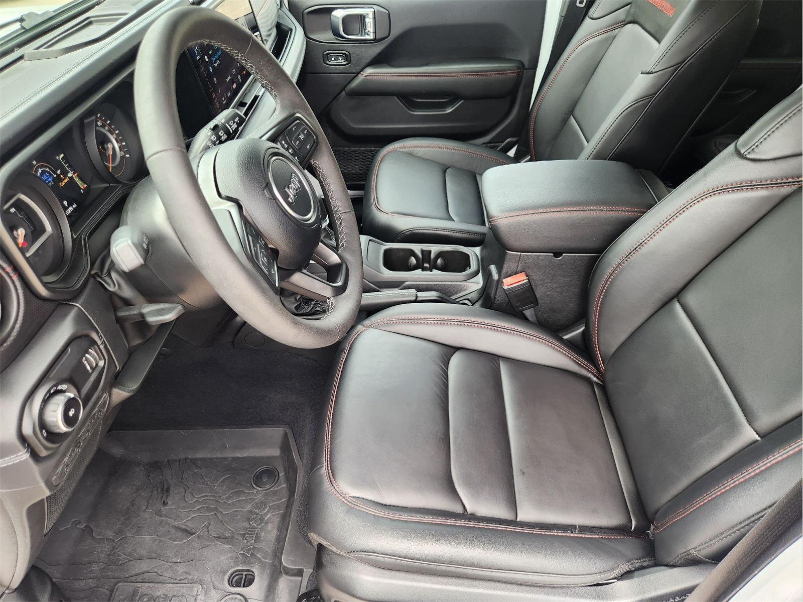 2025 Jeep Wrangler photo 13 of 34