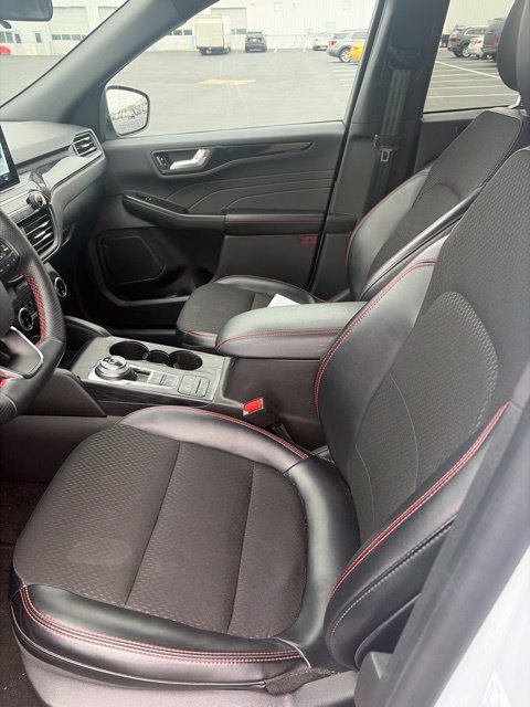 Used 2025 Silver Metallic Ford ST-Line Select image 15