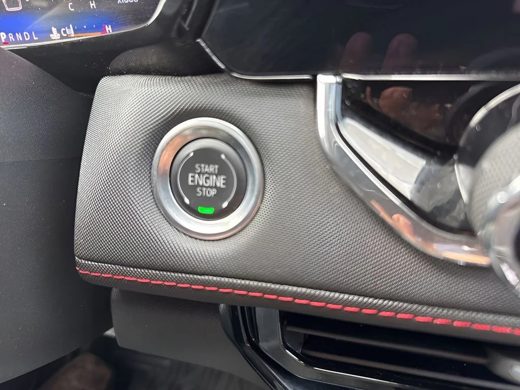 Used 2025 Summit White Chevrolet Z71 image 24