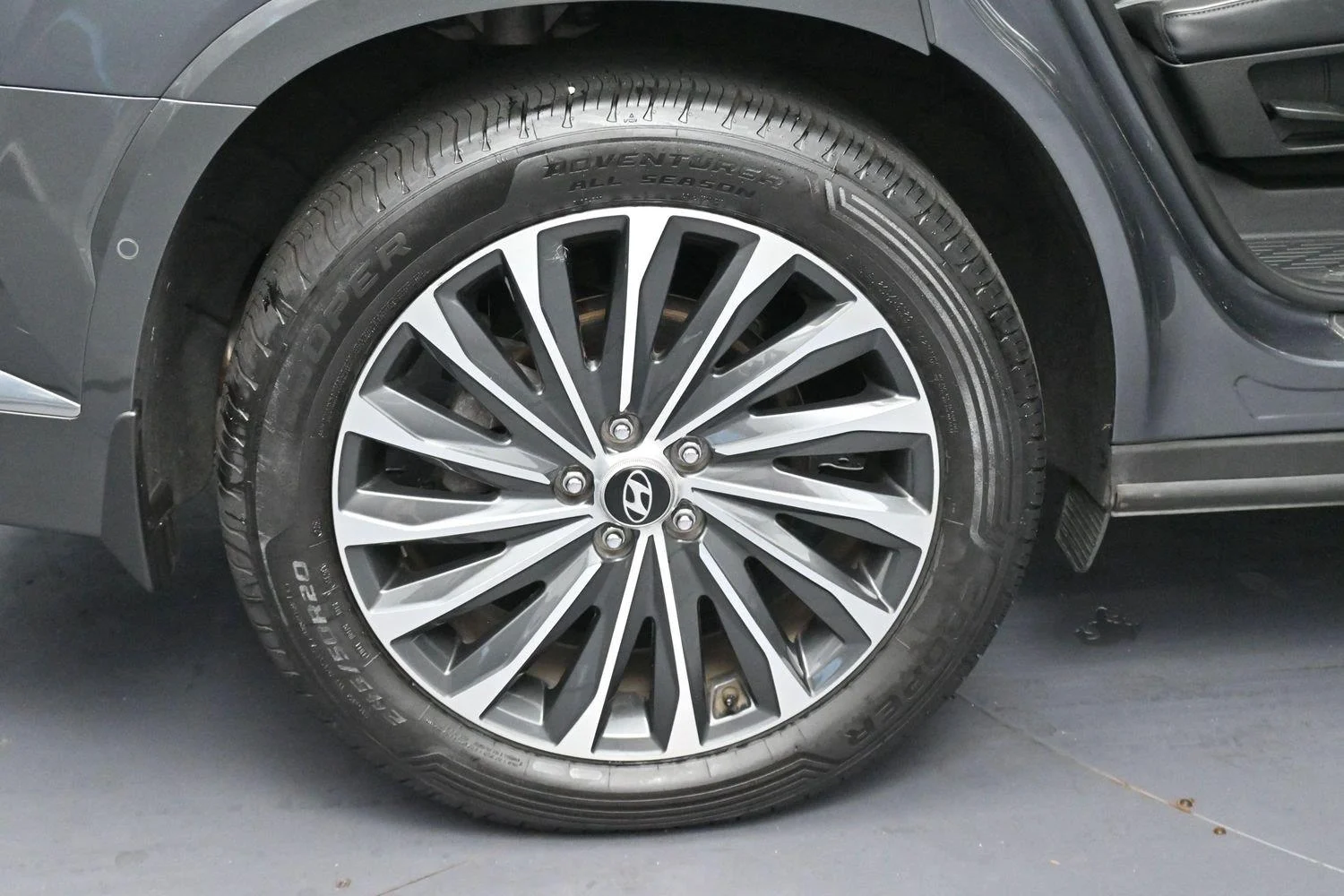 Used 2023 Steel Graphite Hyundai Calligraphy image 40