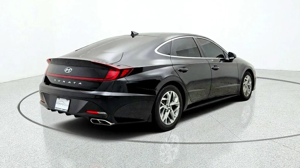 Used 2022 Phantom Black Hyundai SEL 2.5L w/ Convenience Pkg, Panoramic Sunroof & Digital Cluster image 5
