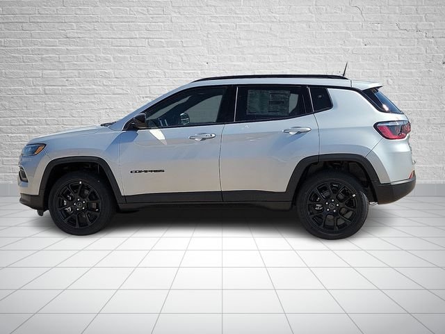 New 2026 Silver Zynith Metallic Clear-Coat Exterior Paint Jeep Latitude image 2