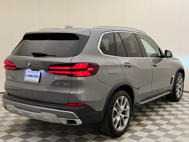 Used 2026 Skyscraper Grey Metallic BMW sDrive40i image 11