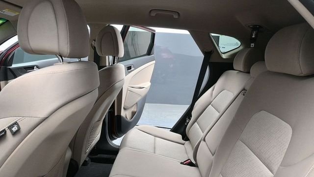 Used 2016 Red Hyundai Sport image 21