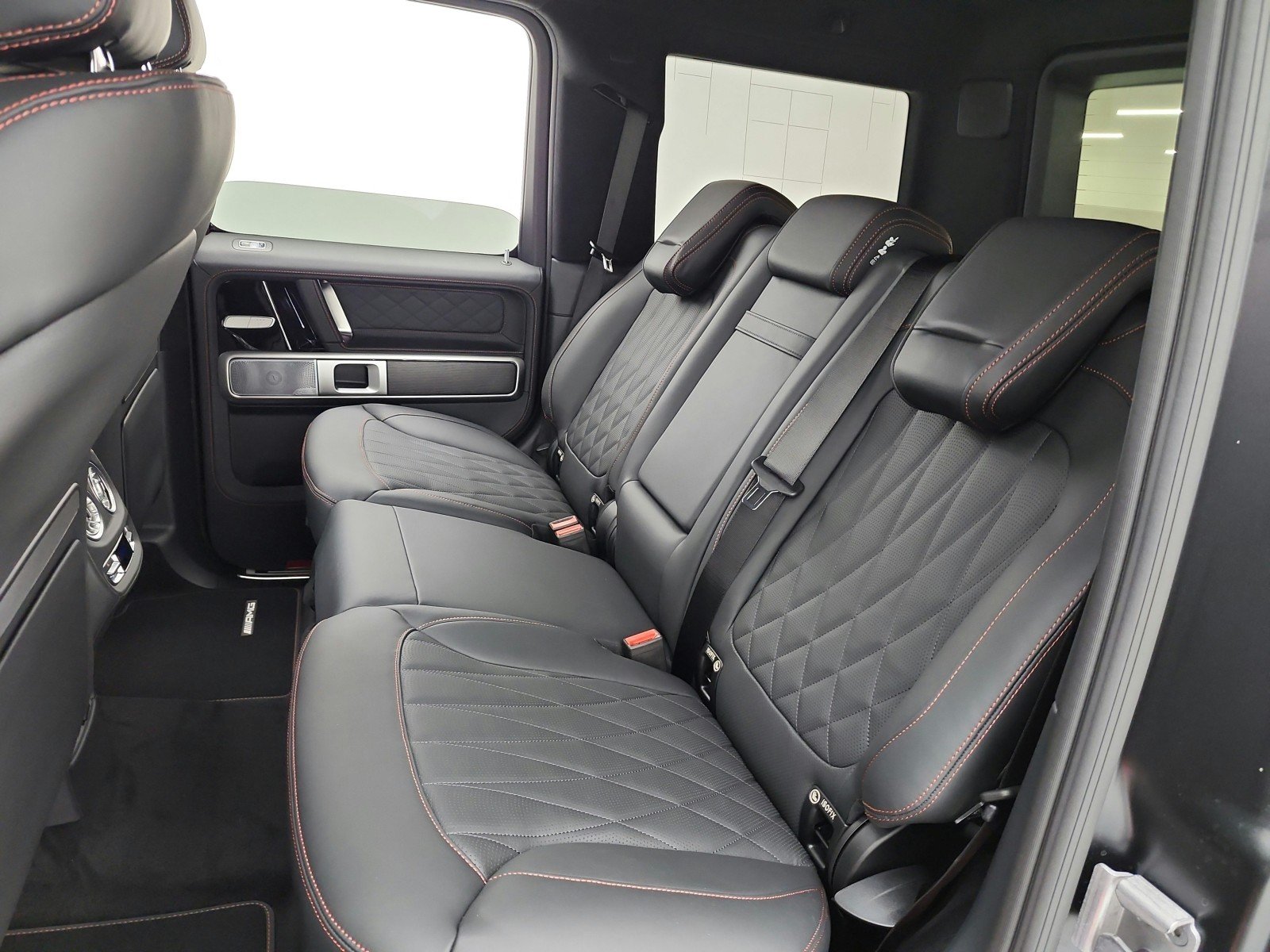New 2027 MANUFAKTUR Night Black Magno Mercedes-Benz G 580e SUV image 11