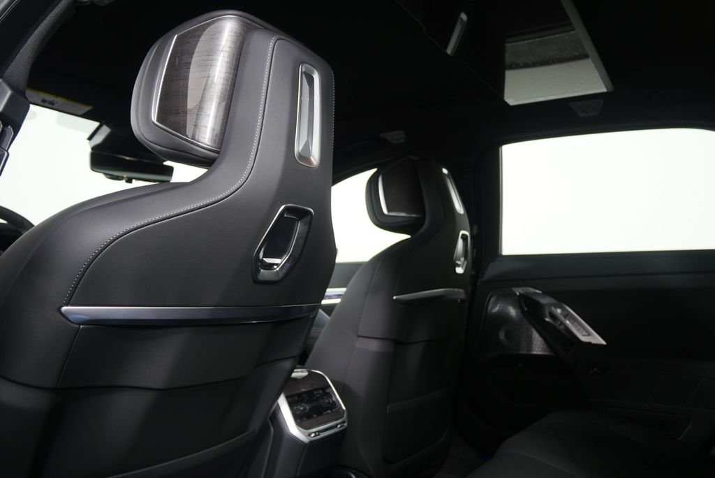 New 2026 Black Sapphire Metallic BMW 760i xDrive image 16