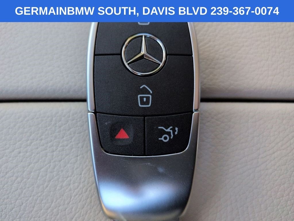 Used 2022 Polar White Mercedes-Benz GLC 300 image 31