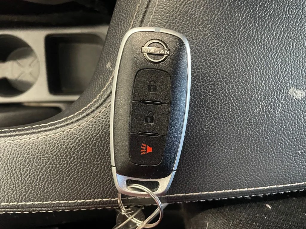 Used 2023 Gray Nissan S image 18