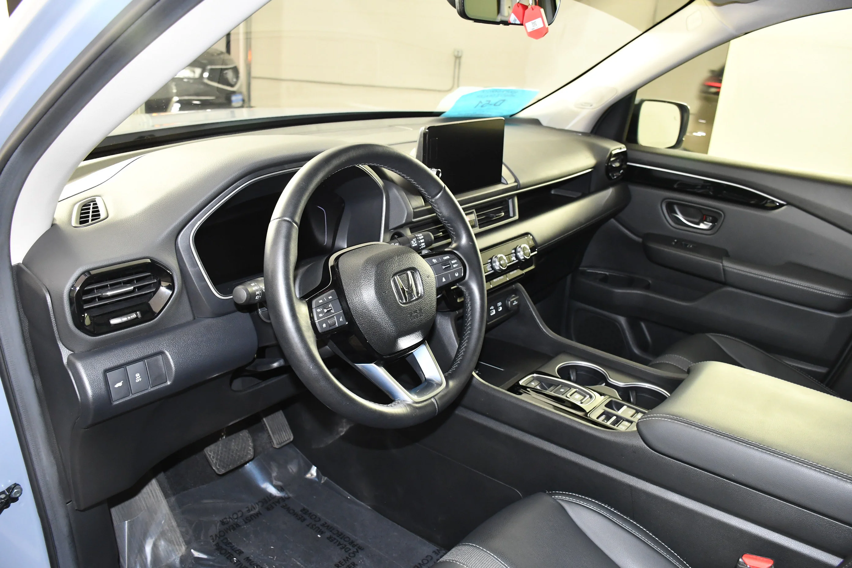 Certified Used 2025 Sonic Gray Pearl Honda Touring image 2