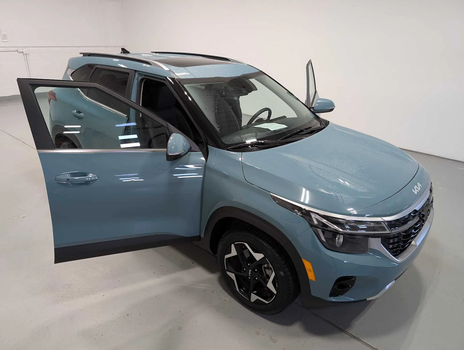 Certified Used 2024 Pluton Blue Kia EX image 16