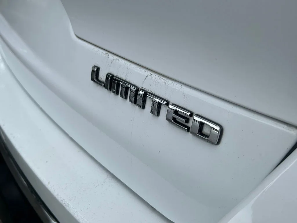Certified Used 2022 White Jeep Limited image 42