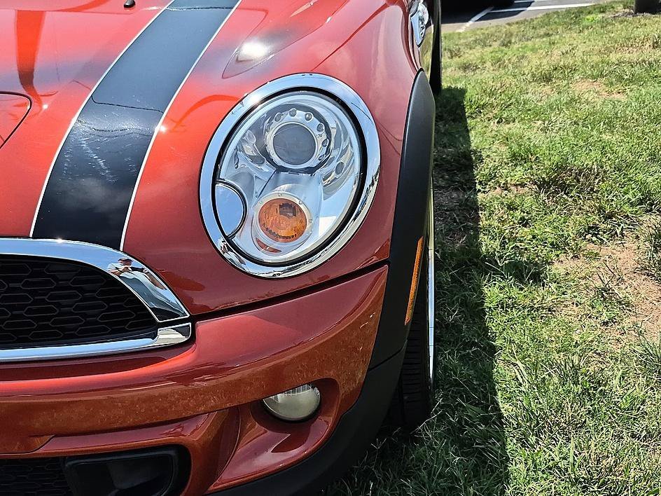 Used 2013 Spice Orange Metallic MINI S image 9