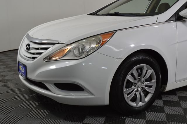 Used 2011 Hyundai Sonata GLS with VIN 5NPEB4AC0BH270898 for sale in Libertyville, IL