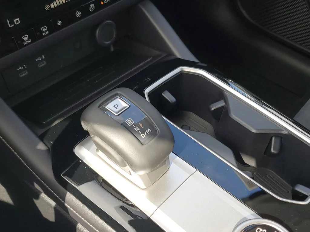 2025 Mitsubishi Outlander SE - Photo 30