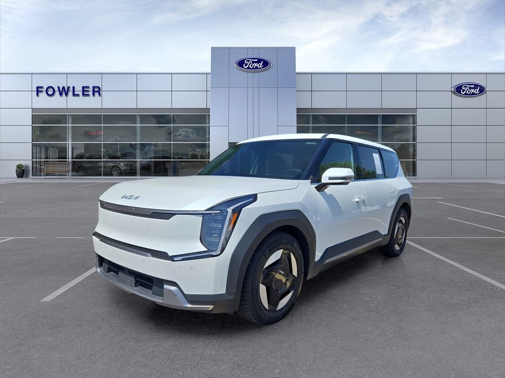 Used 2024 White Kia Light Long Range image 3