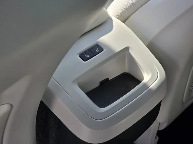 2023 Volvo XC60 Plus - Photo 21