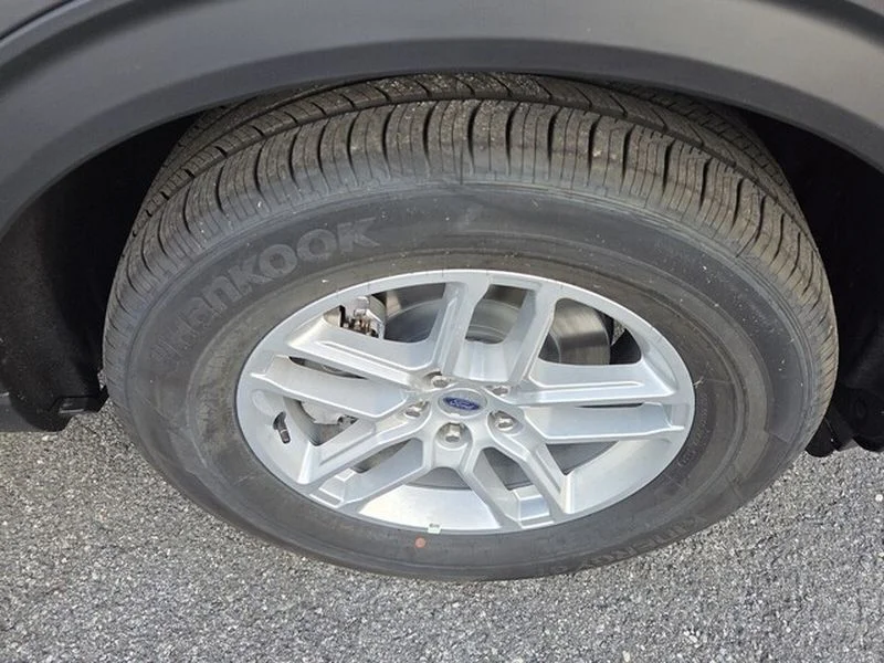 New 2026 Carbonized Gray Metallic Ford Active image 17