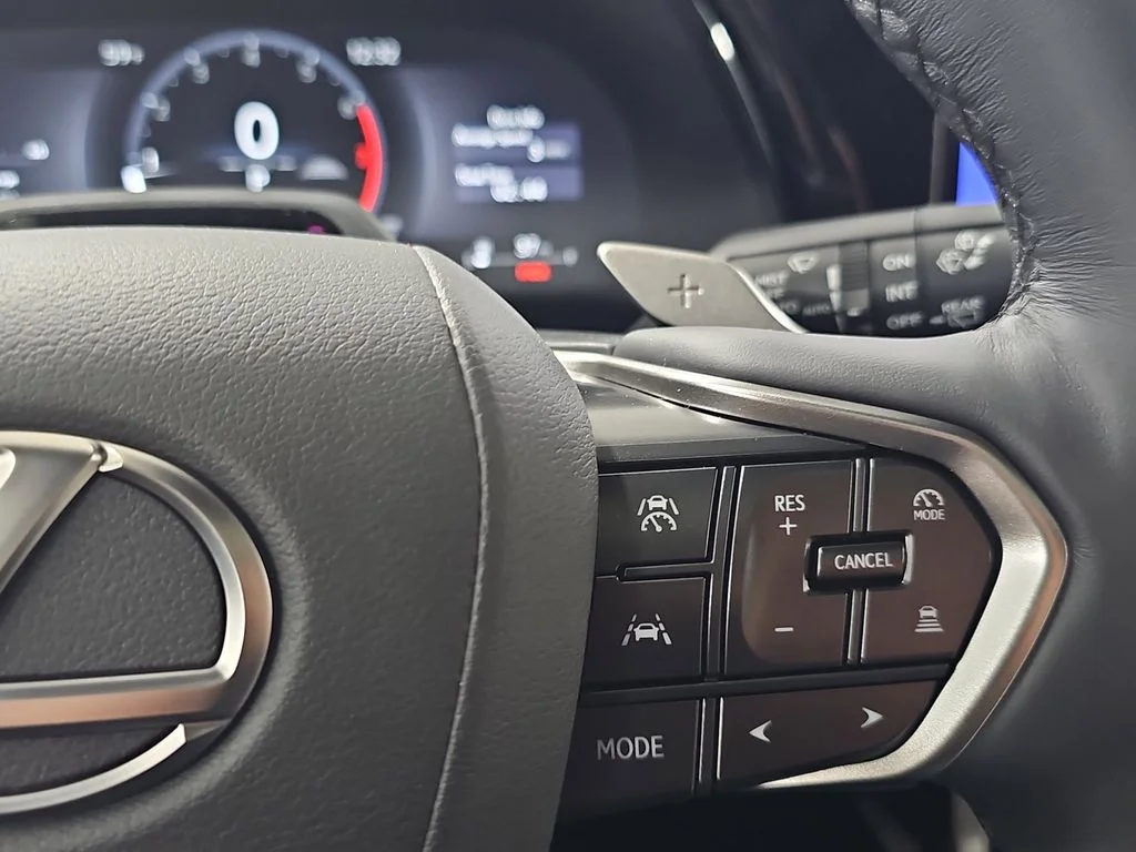 New 2026 Eminent White Pearl Lexus PREMIUM image 16
