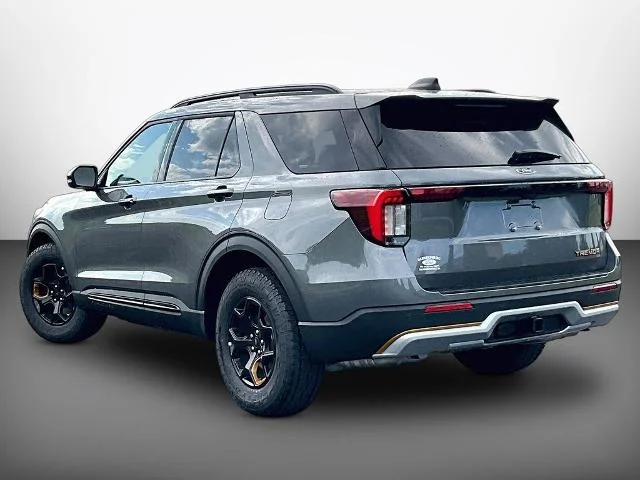 New 2026 Carbonized Gray Metallic Ford Tremor® image 34