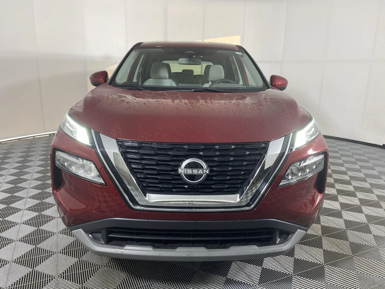 Used 2023 Scarlet Ember Tintcoat Nissan SV image 6