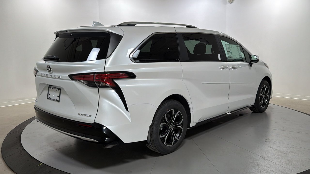New 2026 Wind Chill Pearl <sup>1</sup> Toyota  Platinum image 5