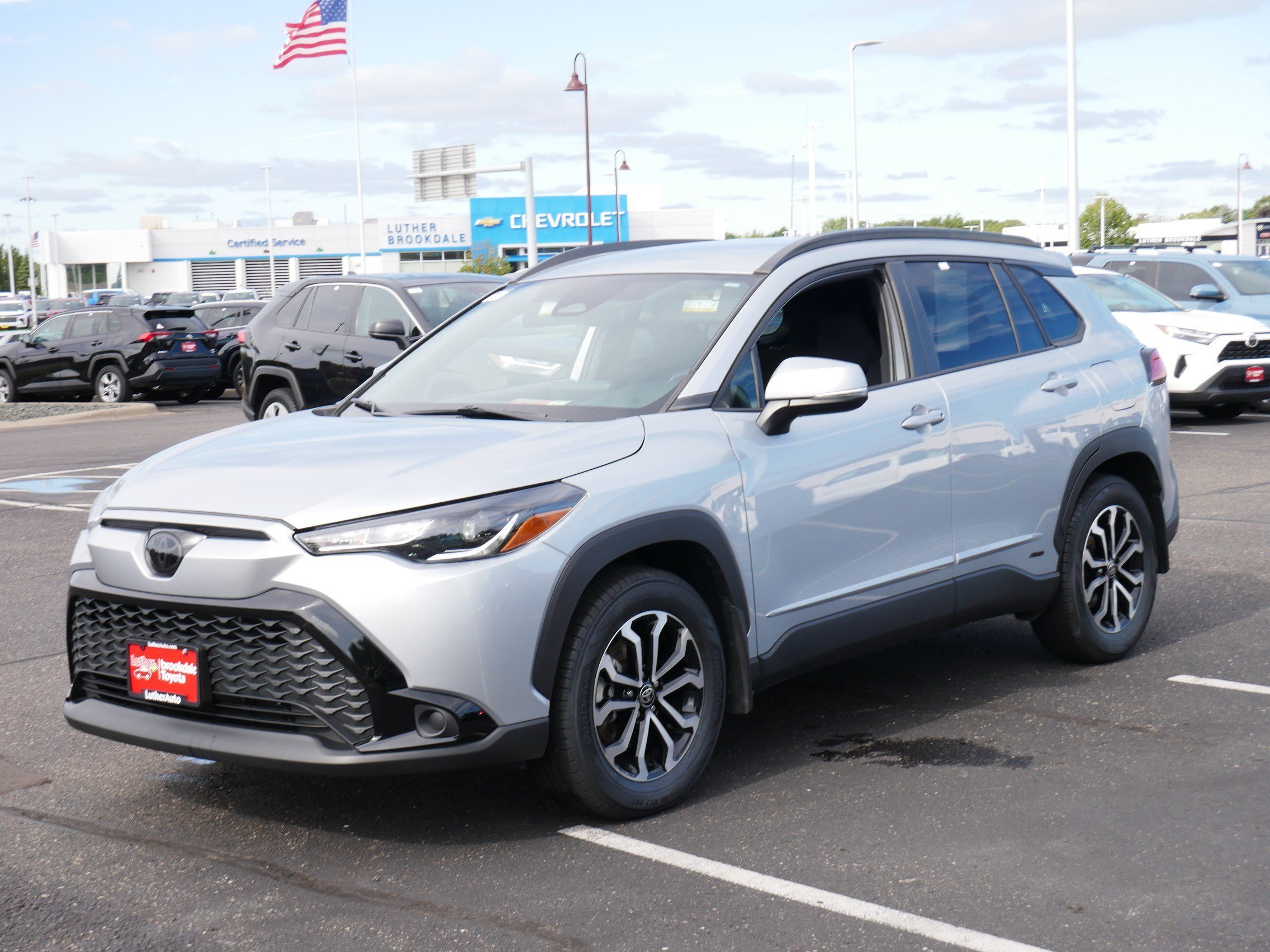 Certified Used 2023 SONIC SILVER Toyota Hybrid SE image 3