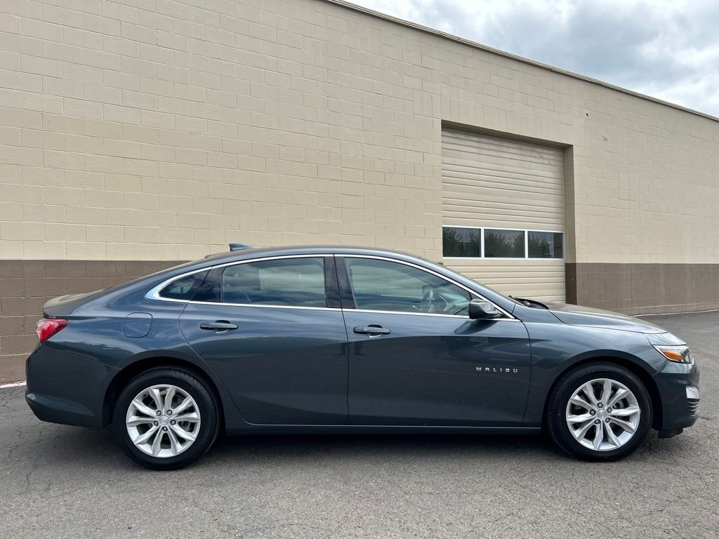 2019 Chevrolet Malibu 1LT - Photo 2