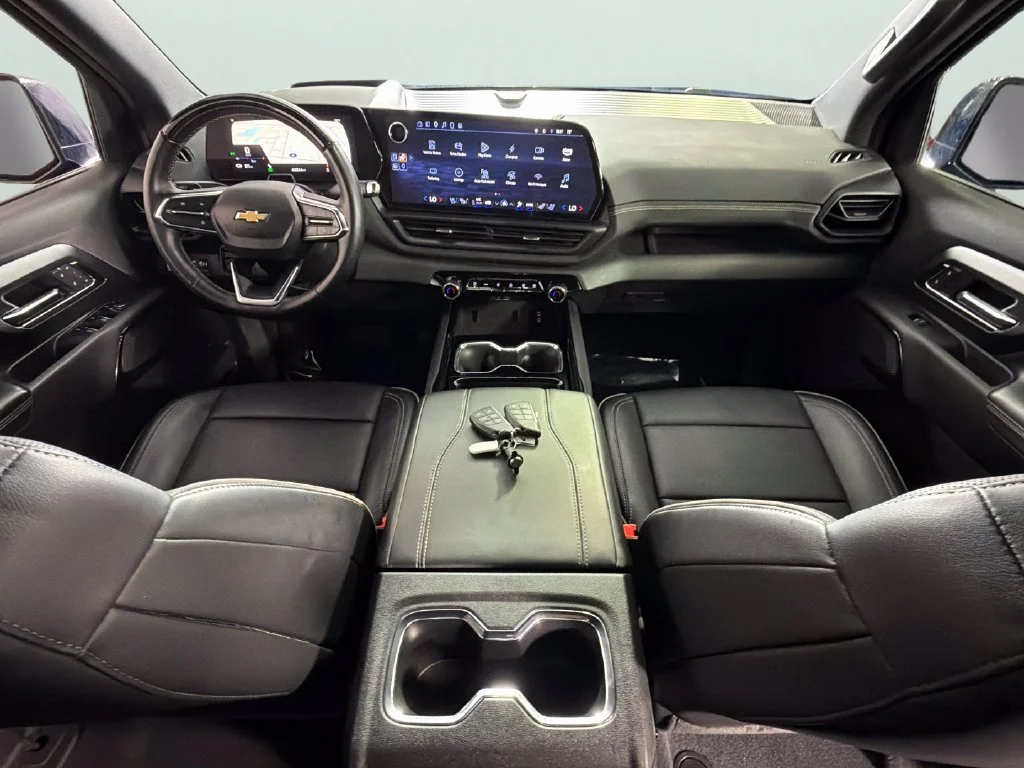 Used 2025 Riptide Blue Metallic Chevrolet LT - Extended Range image 33