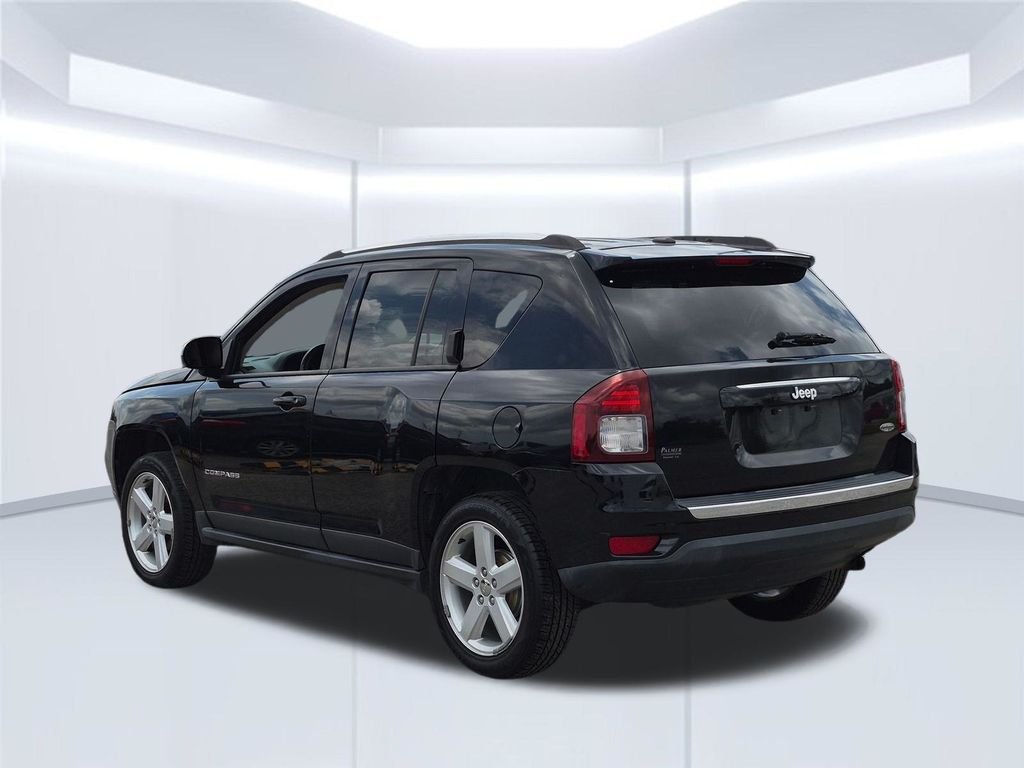 Used 2014 Black Jeep Latitude image 4