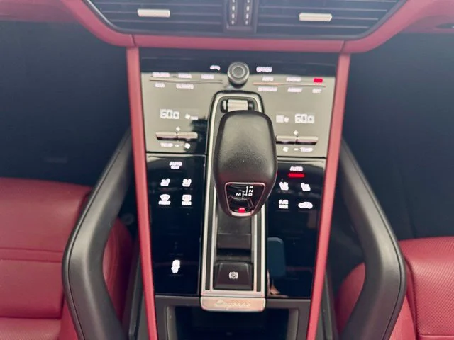 2022 Porsche Cayenne Platinum Edition - Photo 17