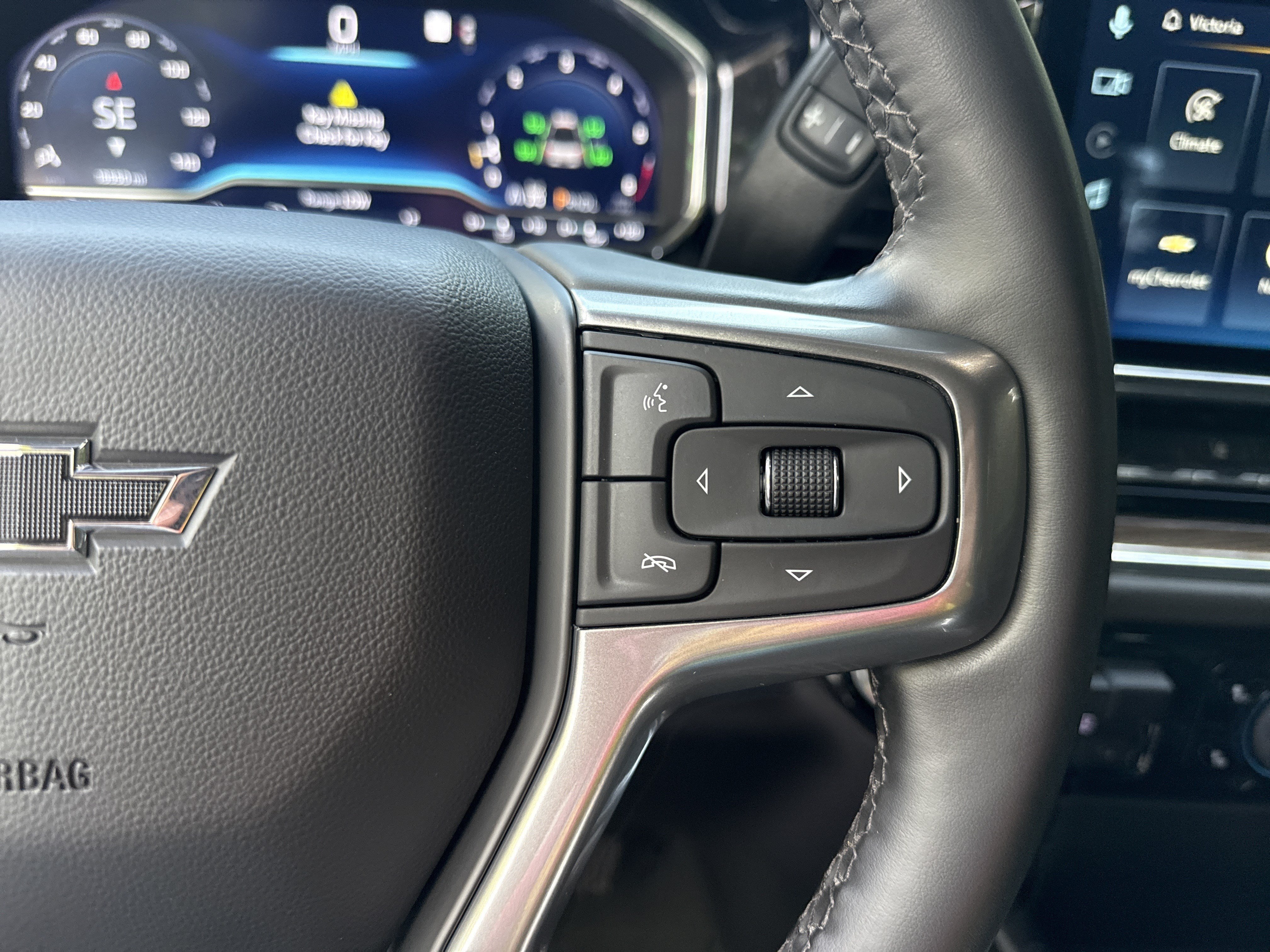 Used 2025 Lakeshore Blue Metallic Chevrolet LT image 26