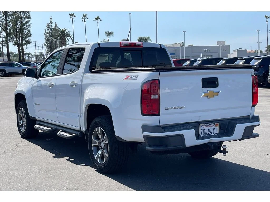 Used 2016 Summit White Chevrolet 4WD Z71 image 3