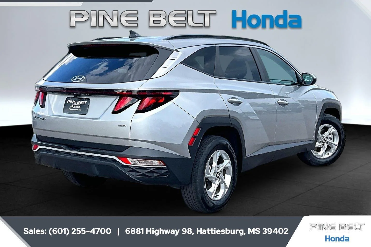 Used 2024 Shimmering Silver Hyundai SEL image 11