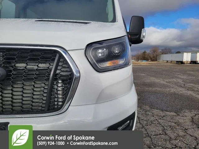 New 2026 Oxford White Ford XLT image 7