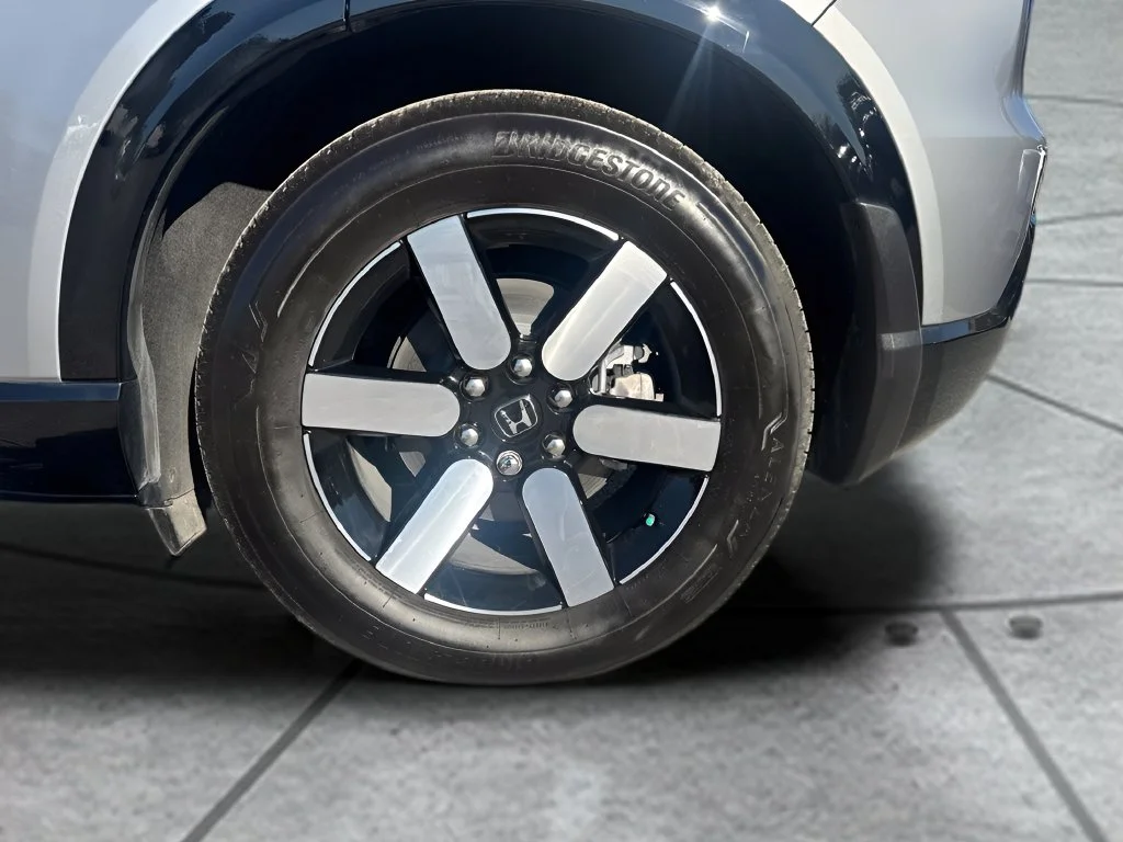 Used 2026 Gray Honda Touring image 35