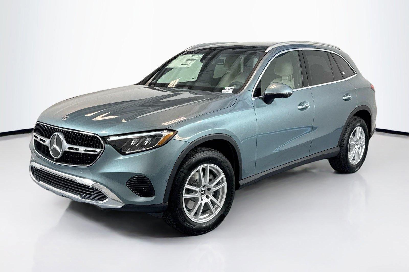 New 2026 Verde Silver Metallic Mercedes-Benz GLC 300 image 1