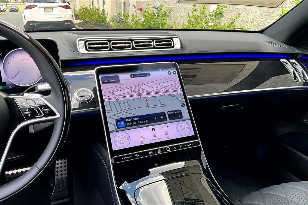 New 2026 White Mercedes-Benz S 500 image 7