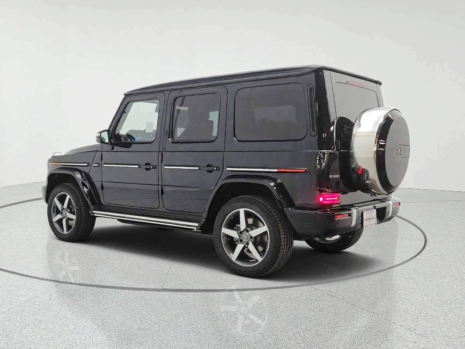 New 2027 Emerald Green Mercedes-Benz G 580e SUV image 7